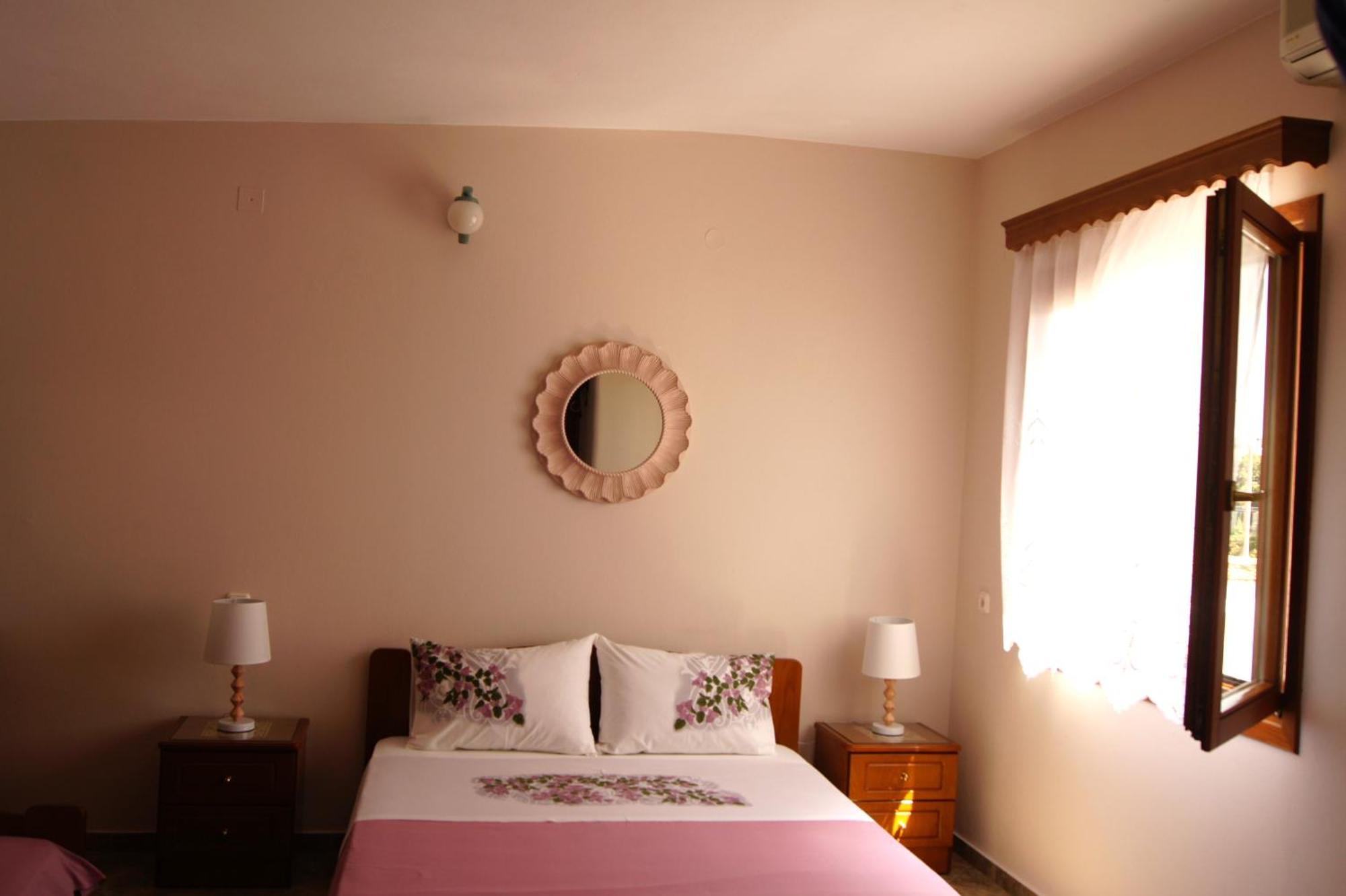 Belle Rose Apartment Patitiri  Bagian luar foto